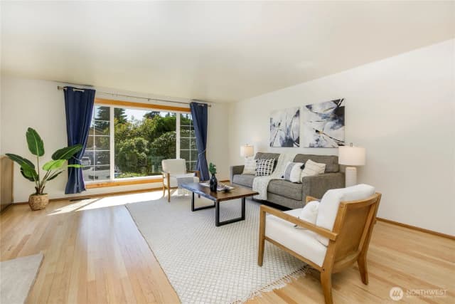 Property photo for 14528 Burke Ave N, Shoreline photo 3