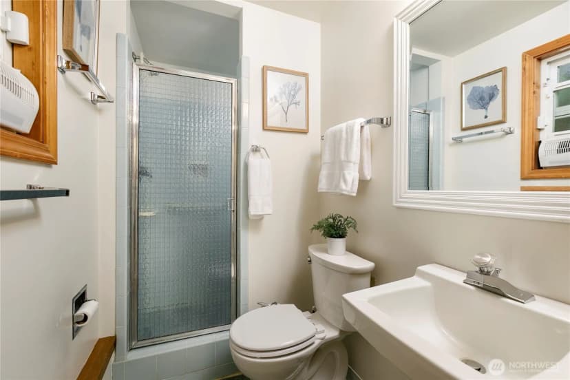Property photo for 14528 Burke Ave N, Shoreline photo 21