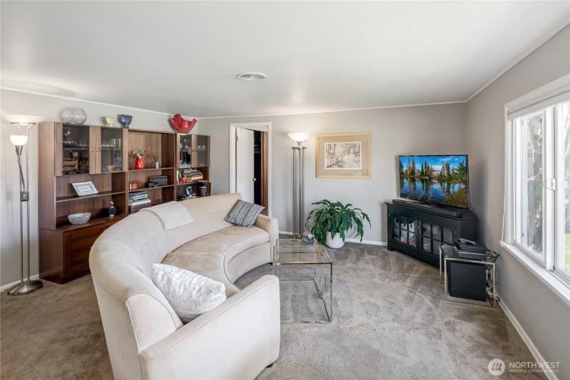 Property photo for 98201 Alverson Boulevard, Everett photo 6