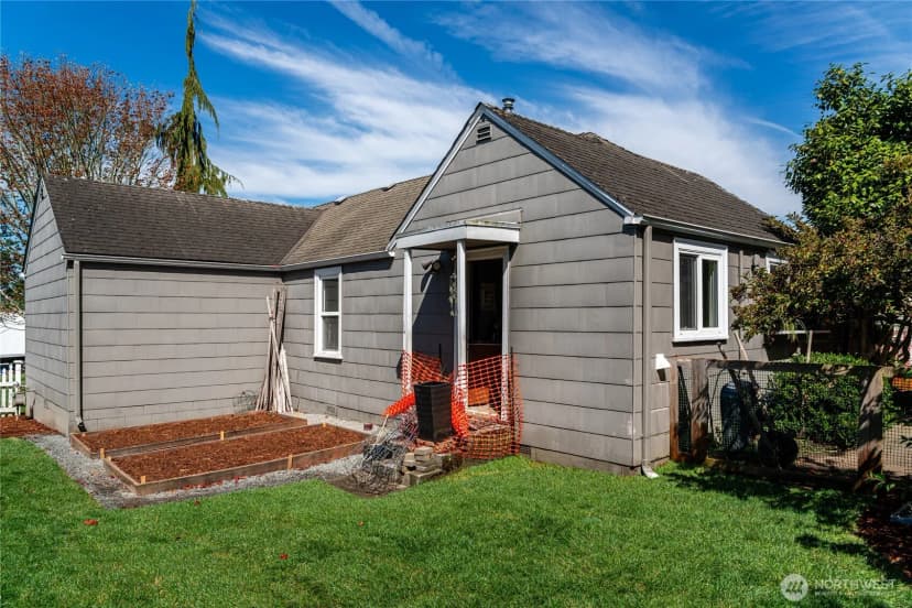 Property photo for 98201 Alverson Boulevard, Everett photo 35