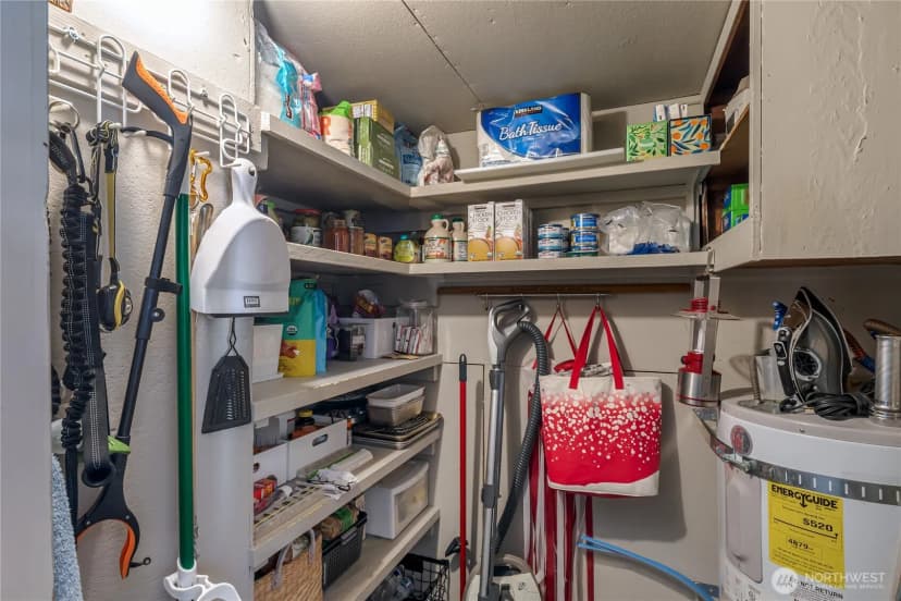 Property photo for 98201 Alverson Boulevard, Everett photo 22
