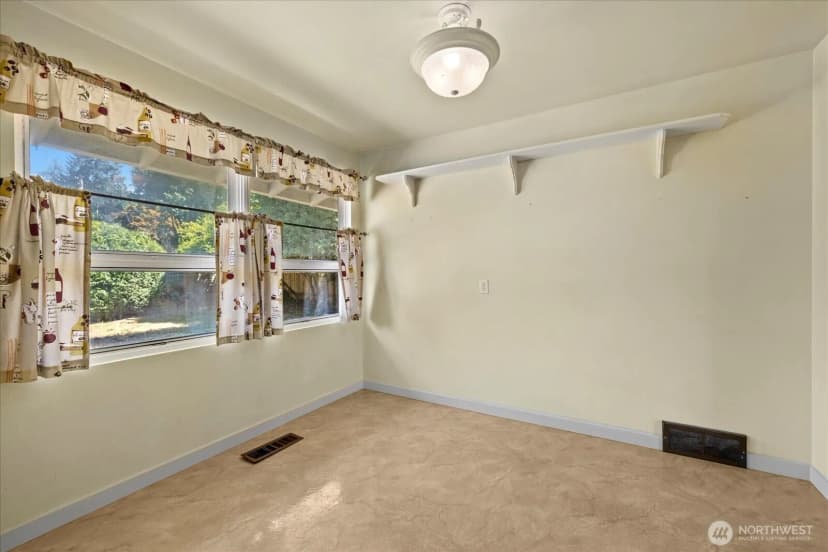 Property photo for 9125 Meadow Way, Everett photo 18