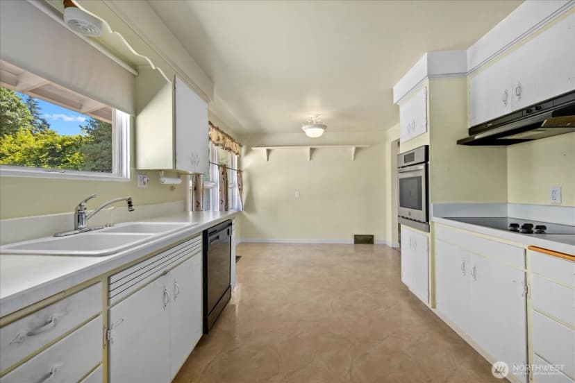 Property photo for 9125 Meadow Way, Everett photo 13