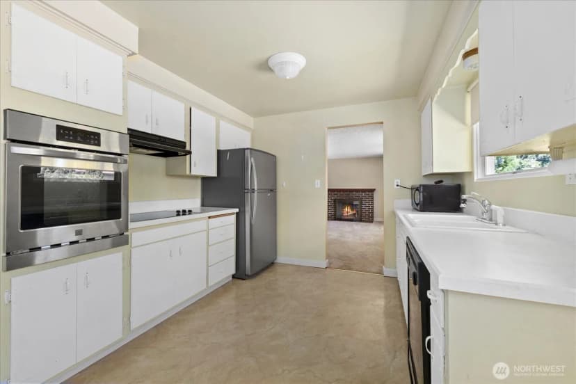Property photo for 9125 Meadow Way, Everett photo 12