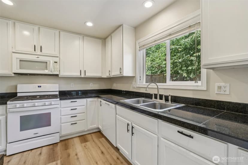 Property photo for 4408 S 332nd Place, Federal Way photo 15