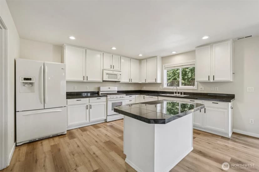 Property photo for 4408 S 332nd Place, Federal Way photo 11