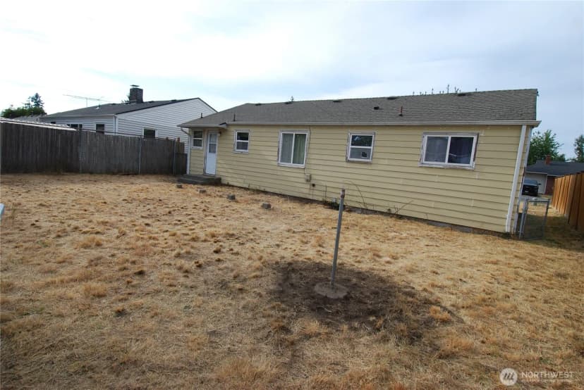 Property photo for 1208 Violet Meadow Street S, Tacoma photo 2