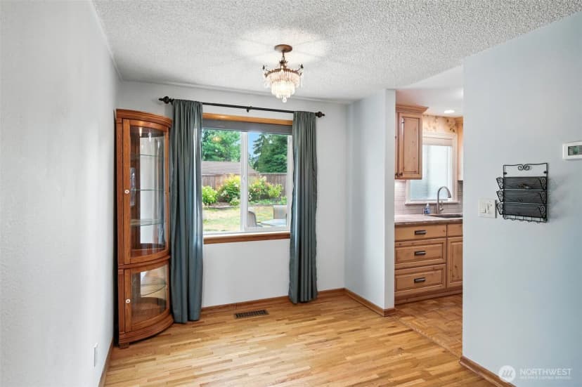 Property photo for 20517 81st Avenue W, Edmonds photo 9