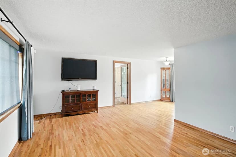 Property photo for 20517 81st Avenue W, Edmonds photo 11