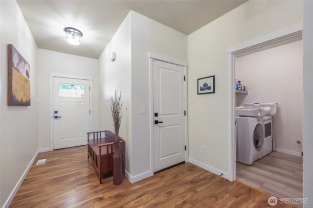 Property photo for 511 Grass Lake Street Nw, Olympia photo 4