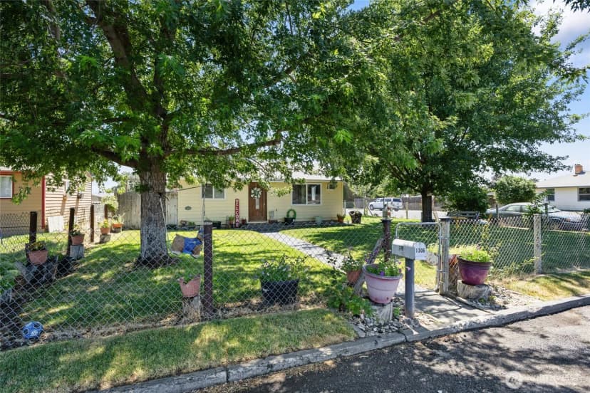 Property photo for 1306 E Spruce Street, Othello photo 3