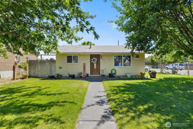 Property photo for 1306 E Spruce Street, Othello