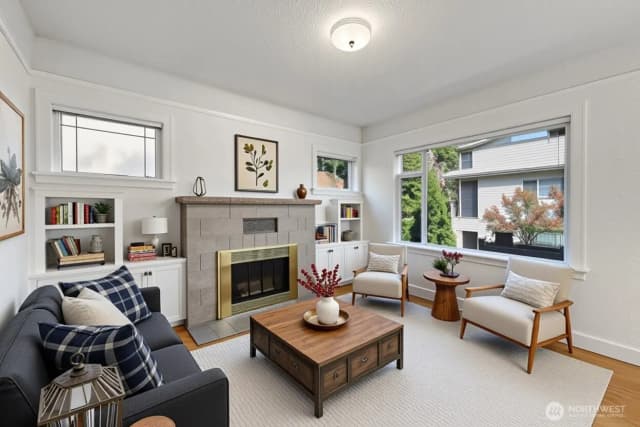 Property photo for 651 W Bertona Street, Seattle photo 3