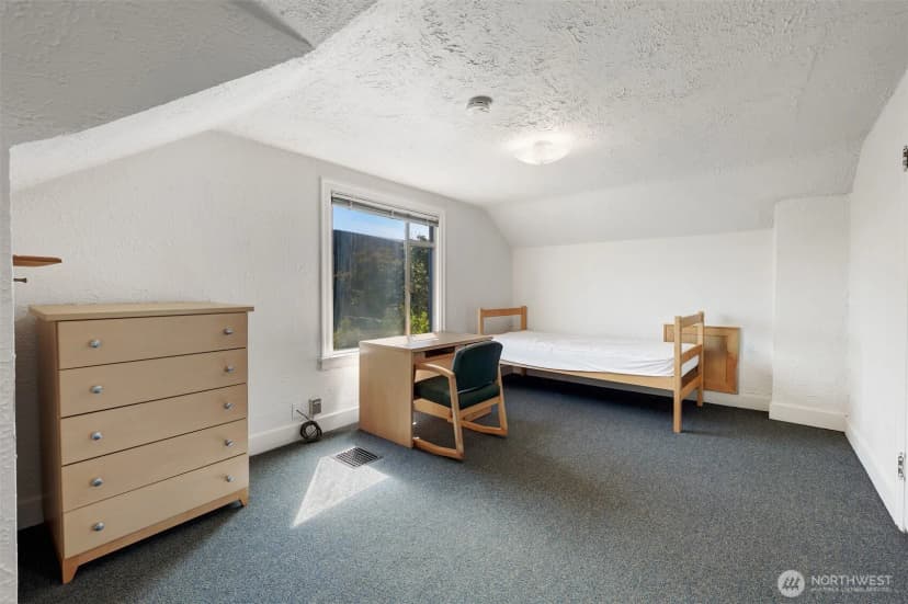 Property photo for 651 W Bertona Street, Seattle photo 16