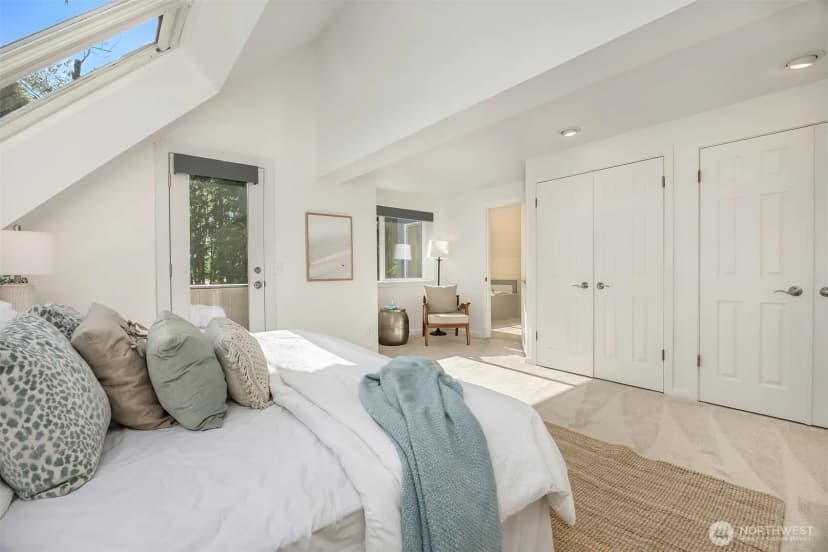 Property photo for 5047 84th Avenue Se, Mercer Island photo 18