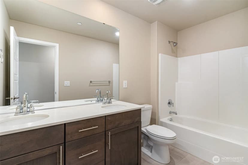 Property photo for 24027 141st Ln Se, Kent photo 29