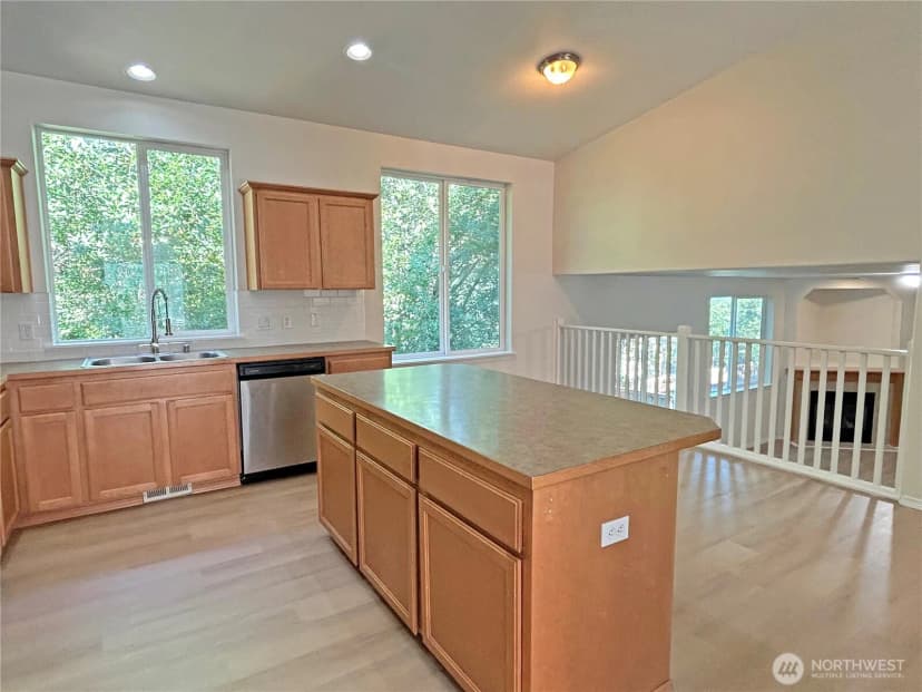 Property photo for 2315 Crestwood Lane Nw, Olympia photo 5