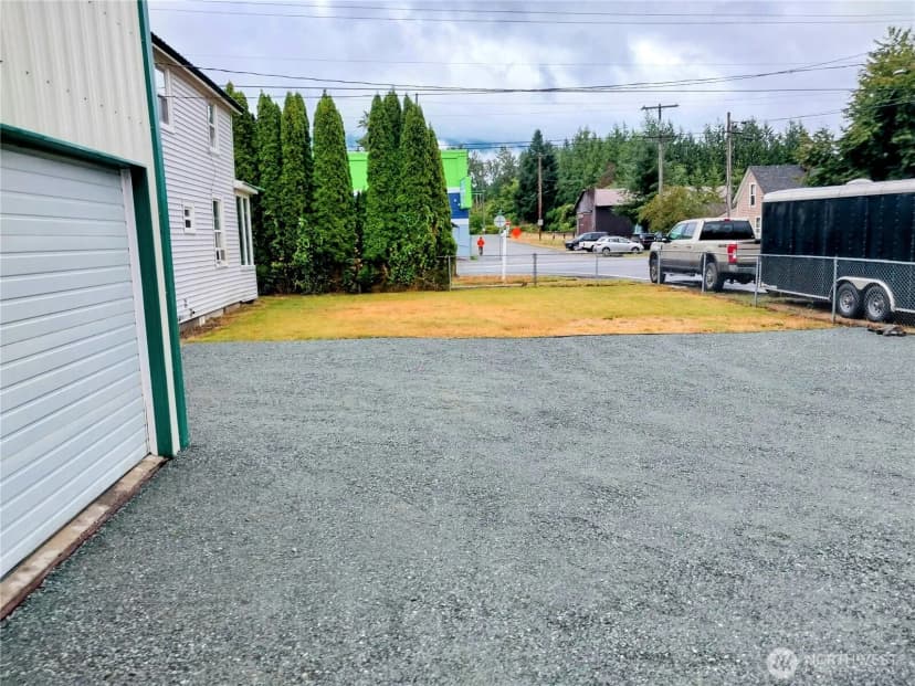 Property photo for 36727 Highway 2, Sultan photo 36