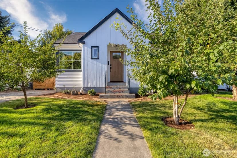 Property photo for 1028 University Street, Walla Walla photo 2