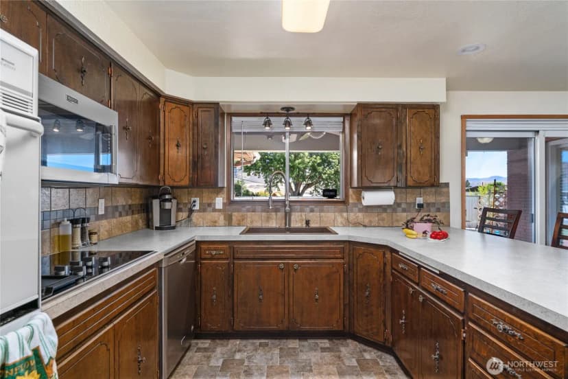 Property photo for 120 Electric Boulevard, Electric City photo 12