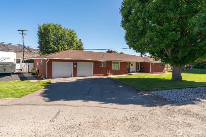 Property photo for 120 Electric Boulevard, Electric City photo 34
