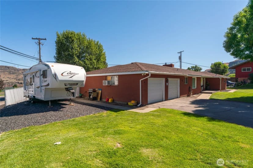 Property photo for 120 Electric Boulevard, Electric City photo 33