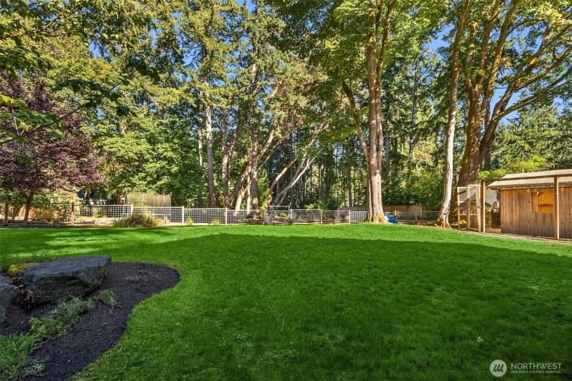 Property photo for 10674 N Madison Avenue Ne, Bainbridge Island photo 32