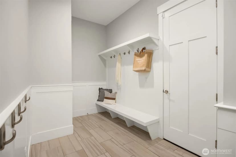 Property photo for 10674 N Madison Avenue Ne, Bainbridge Island photo 15