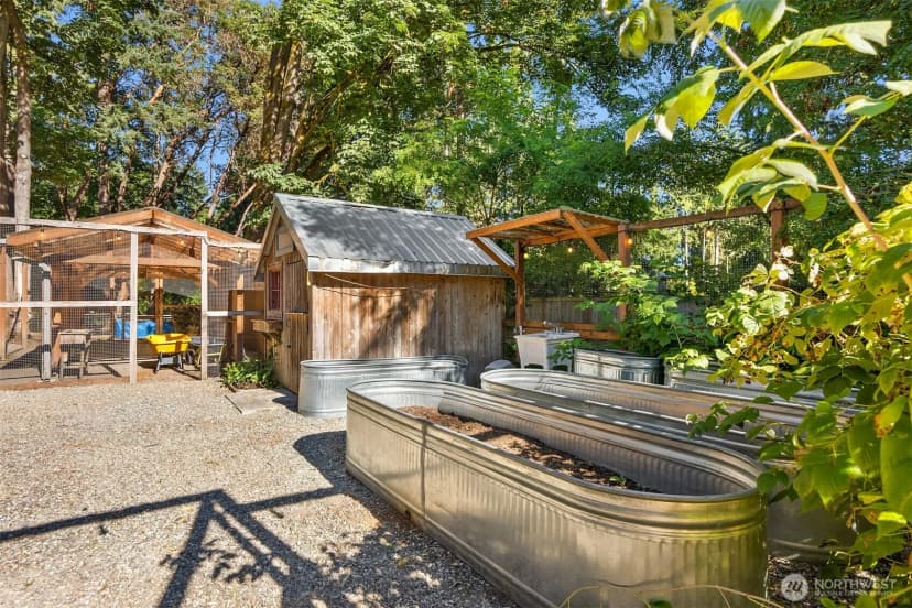 Property photo for 10674 N Madison Avenue Ne, Bainbridge Island photo 31