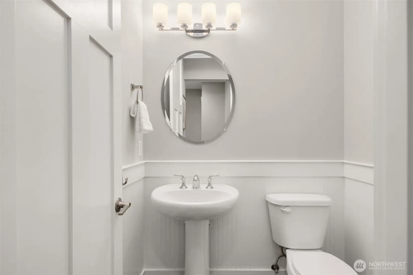 Property photo for 10674 N Madison Avenue Ne, Bainbridge Island photo 14