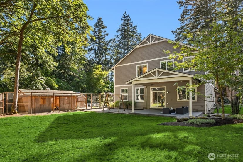 Property photo for 10674 N Madison Avenue Ne, Bainbridge Island photo 3
