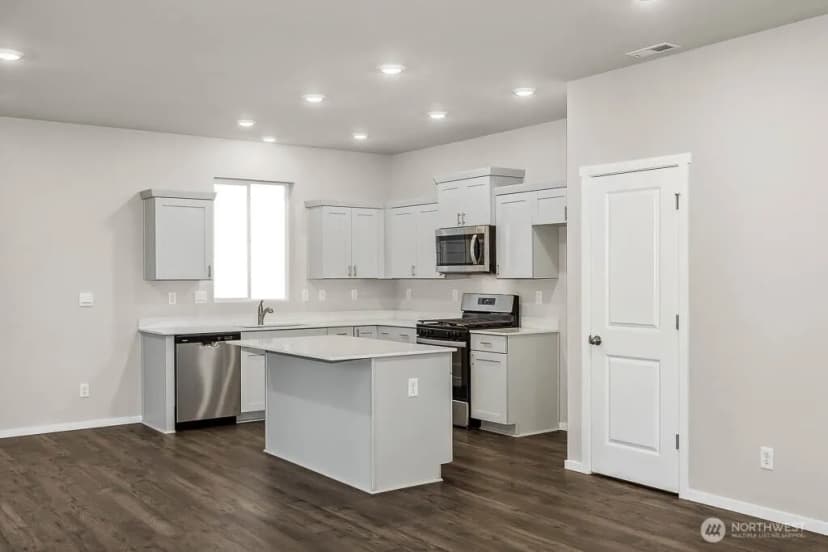 Property photo for 5925 Addison Road Sw #100, Port Orchard photo 8