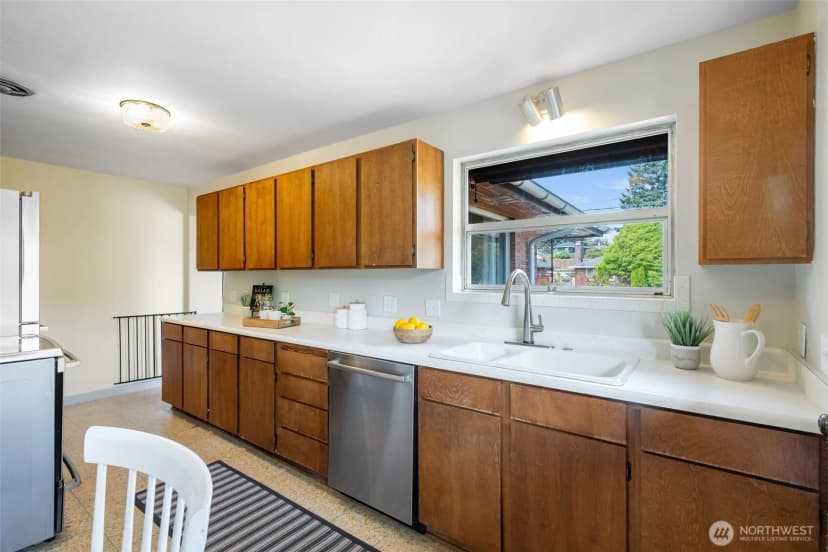 Property photo for 7716 38th Avenue Sw, Seattle photo 11