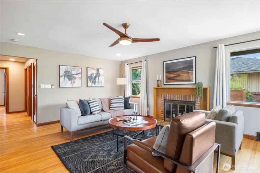 Property photo for 7716 38th Avenue Sw, Seattle photo 3