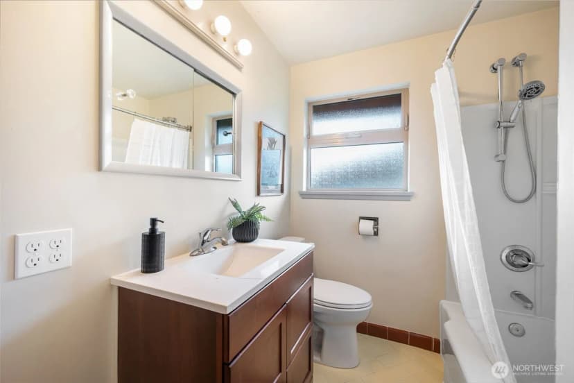 Property photo for 7716 38th Avenue Sw, Seattle photo 15