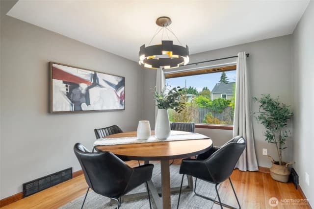 Property photo for 7716 38th Avenue Sw, Seattle photo 5
