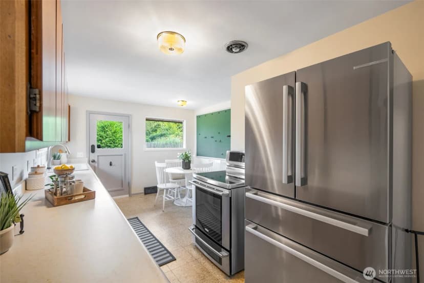 Property photo for 7716 38th Avenue Sw, Seattle photo 9