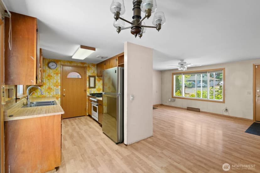 Property photo for 20112 15th Avenue S, Sea Tac photo 8