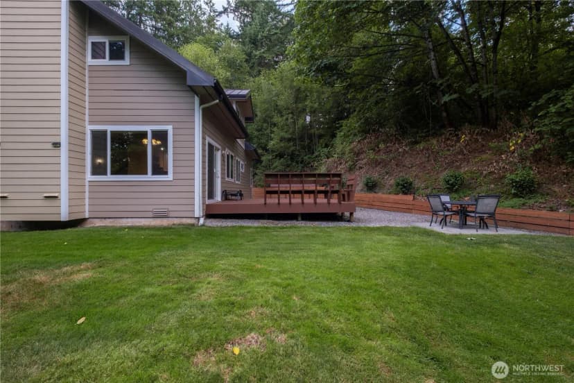 Property photo for 15613 230th Avenue Se, Issaquah photo 24