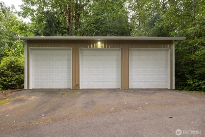 Property photo for 15613 230th Avenue Se, Issaquah photo 26