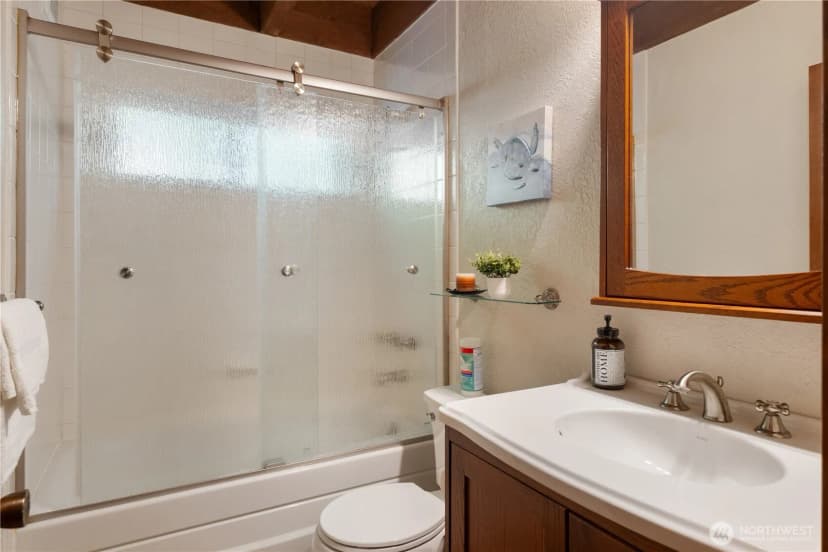 Property photo for 15613 230th Avenue Se, Issaquah photo 17
