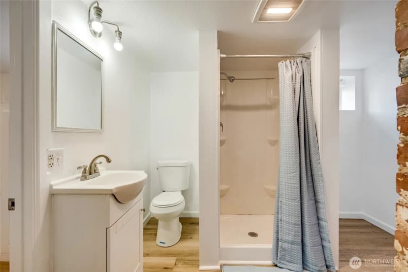 Property photo for 1702 Cedar Street #a, Everett photo 25