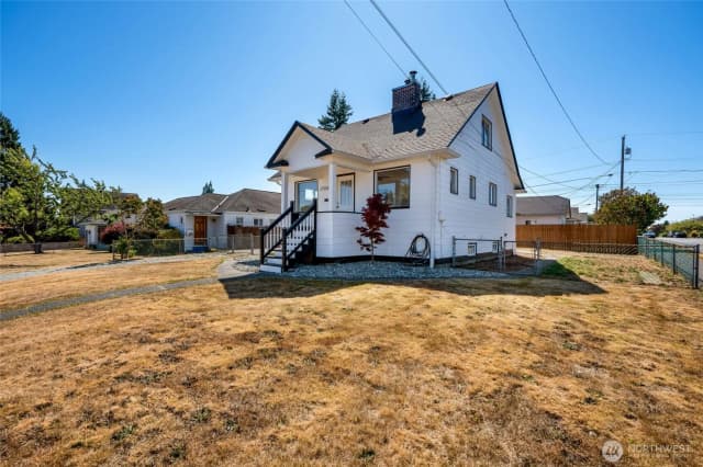 Property photo for 1702 Cedar Street #a, Everett photo 2