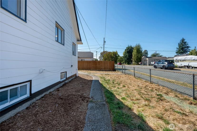 Property photo for 1702 Cedar Street #a, Everett photo 27