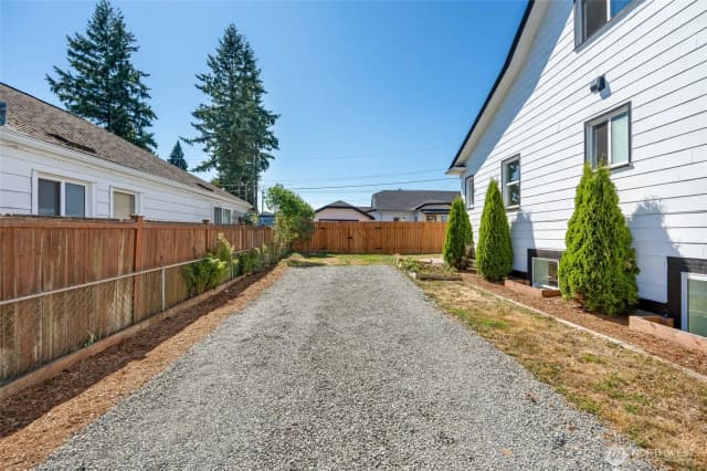 Property photo for 1702 Cedar Street #a, Everett photo 4