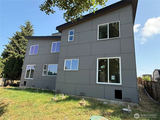 Property photo for 12017 5th Avenue Sw #a, Seattle photo 5