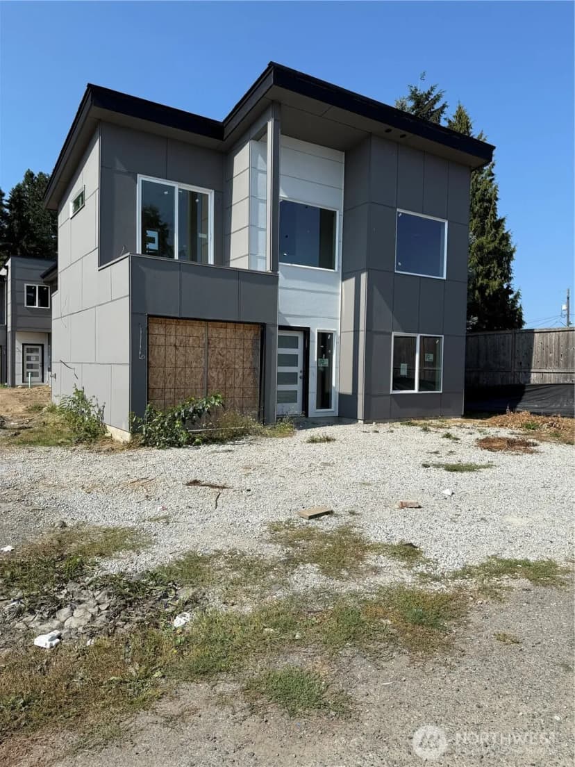 Property photo for 12017 5th Avenue Sw #a, Seattle photo 2