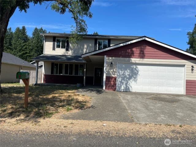 Property photo for 911 Sw Front Street, Winlock photo 2