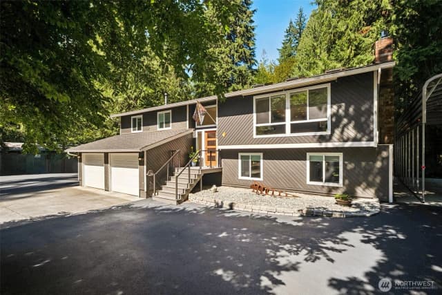 Property photo for 25260 Se Mirrormont Way, Issaquah