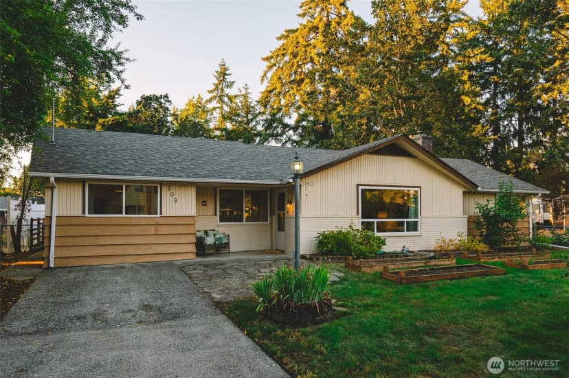 Property photo for 609 141st Street S, Tacoma